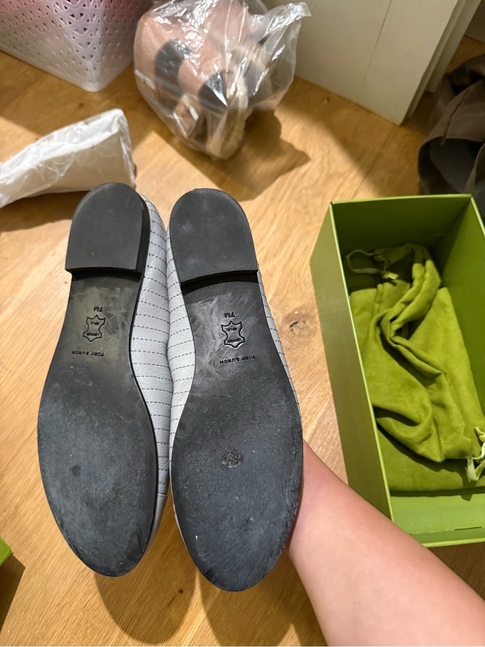 Tory Burch Light Gray Leather Bow Ballet Flats - Picture 3 of 4